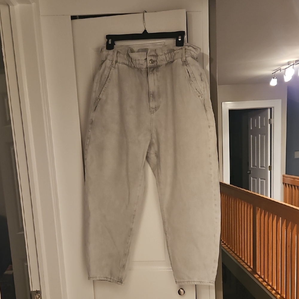 Never Worn Zara Gray Paper Bag Waist Jeans